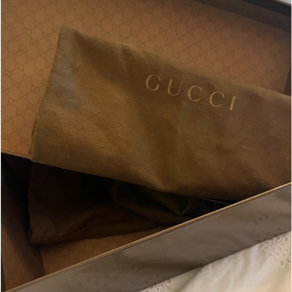 Gucci nero (black)leather studded kitten heel, w box & Gucci cloth shoe bags - Picture 2 of 8
